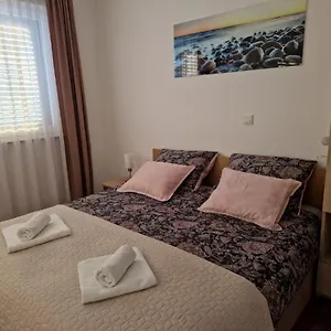 Toni Biograd Na Moru